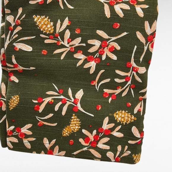 Threshold 3 Cotton Kitchen Towels Green With Winter Berries Kitchen … - Picture 5 of 6